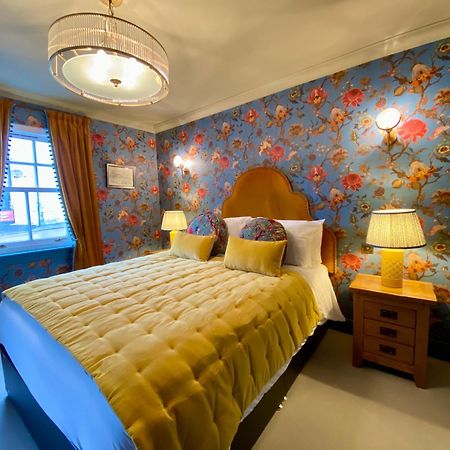 Roslyn House Hotel Tobermory Exterior photo