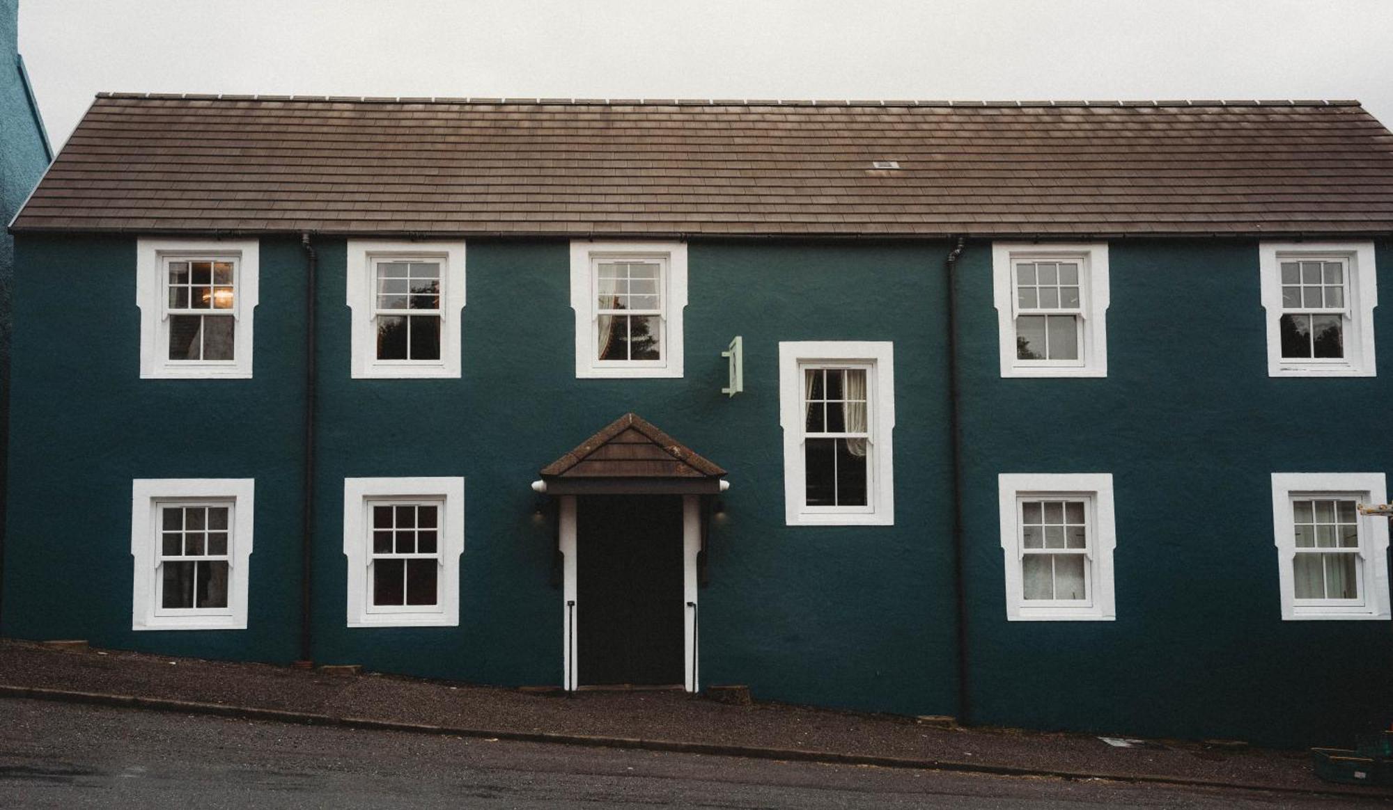 Roslyn House Hotel Tobermory Exterior photo