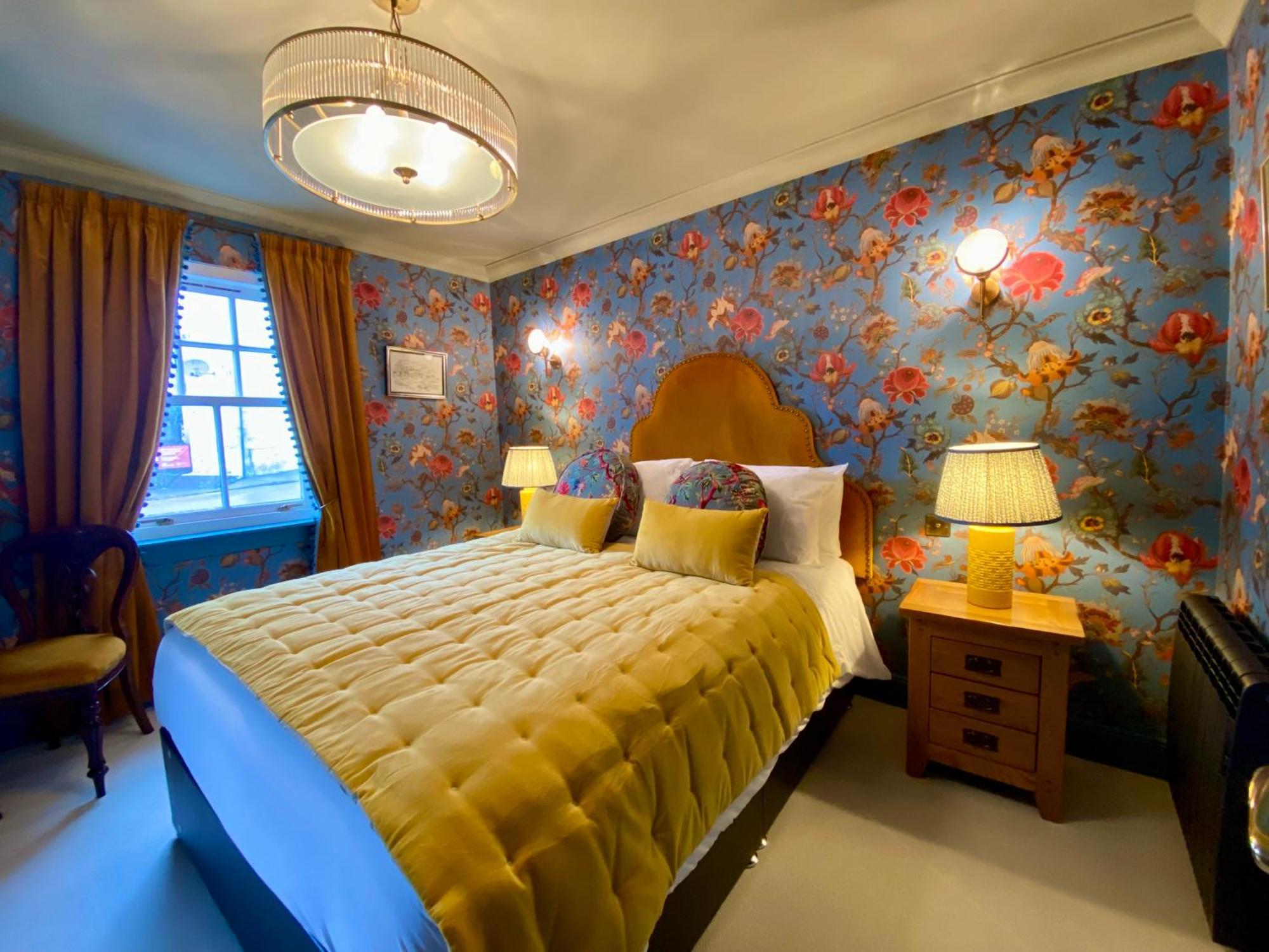Roslyn House Hotel Tobermory Exterior photo